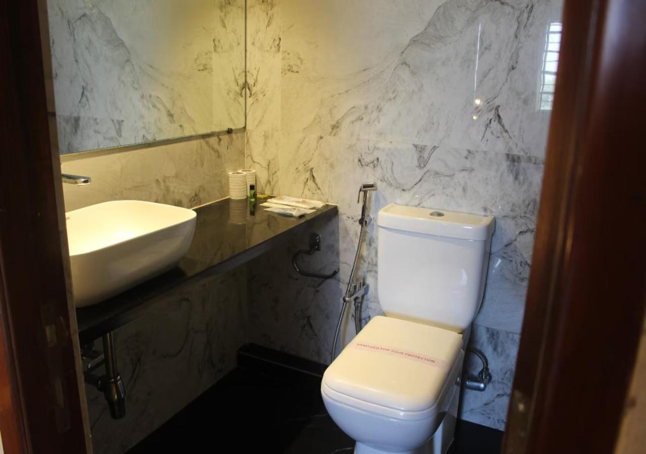 Hotel Calabash Luxury Near Delhi Airport