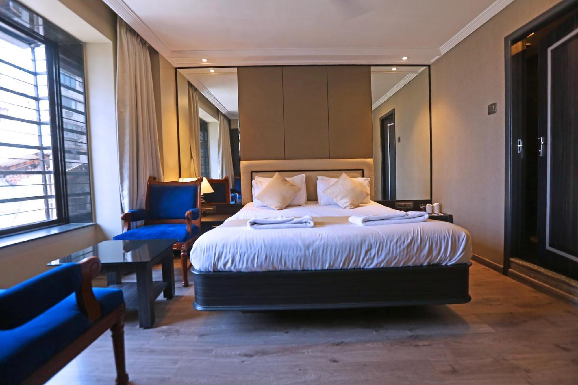 Calabash Luxury Near Delhi Airport